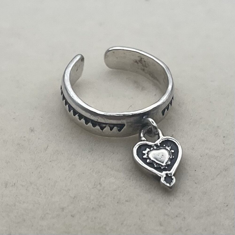 Silpada 925 Sterling Silver Toe Ring Cuffed Floating Dangle Heart Charm Adjusts